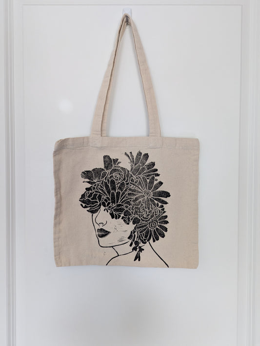 Tote | in the garden